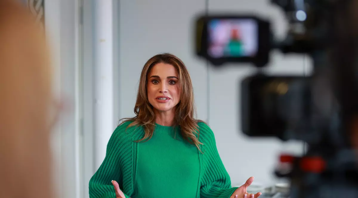 „Ni se spune că e greșit să ucizi o familie, dar e în regulă să îi bombardezi pe alții până la moarte?”. Regina Rania a Iordaniei critică dur Occidentul, pentru „dublul standard evident”