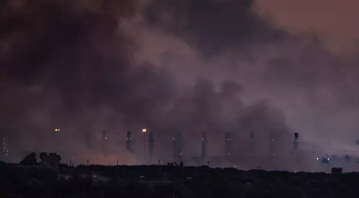 Imagine surprinsă din orașul israelian Așkelon, cu urmările bombardamentelor asupra Fâșia Gaza Foto: Profimedia