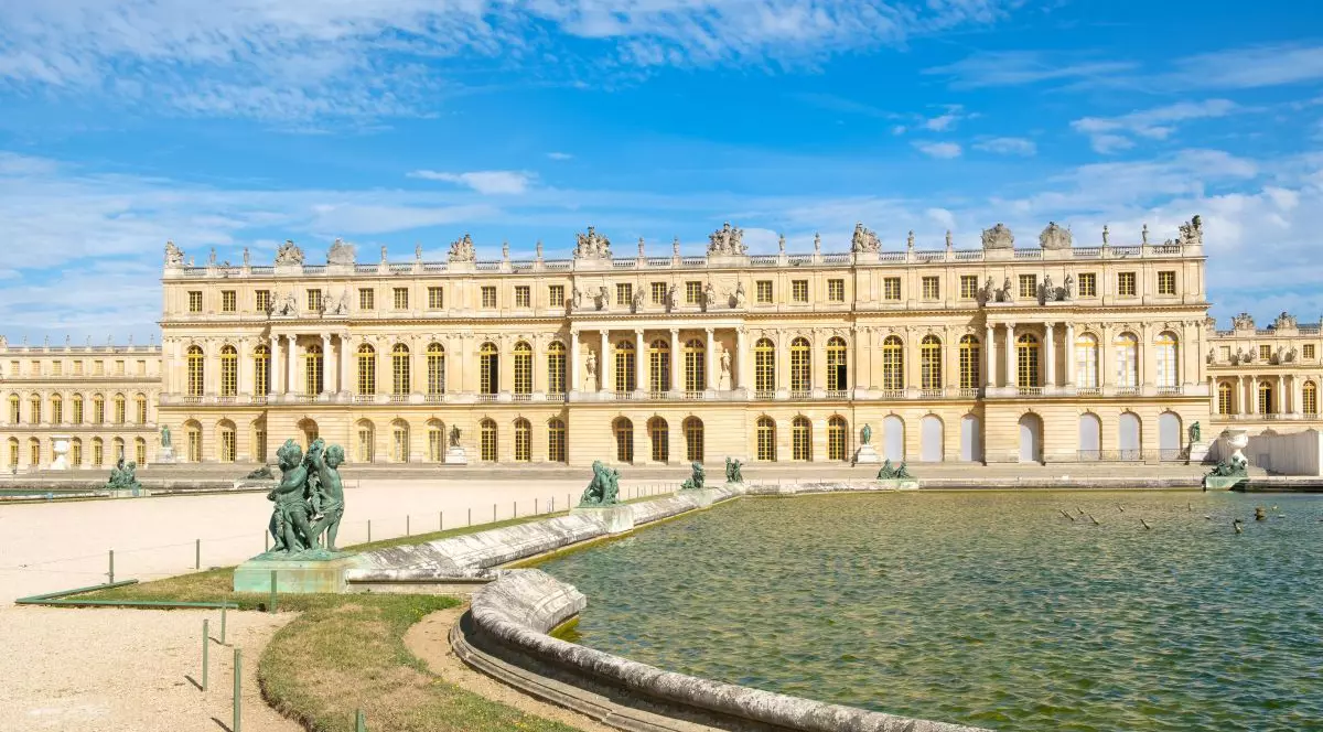 Palatul Versailles, evacuat, pentru a doua oară în ultimele zile, din cauza unei alerte cu bombă