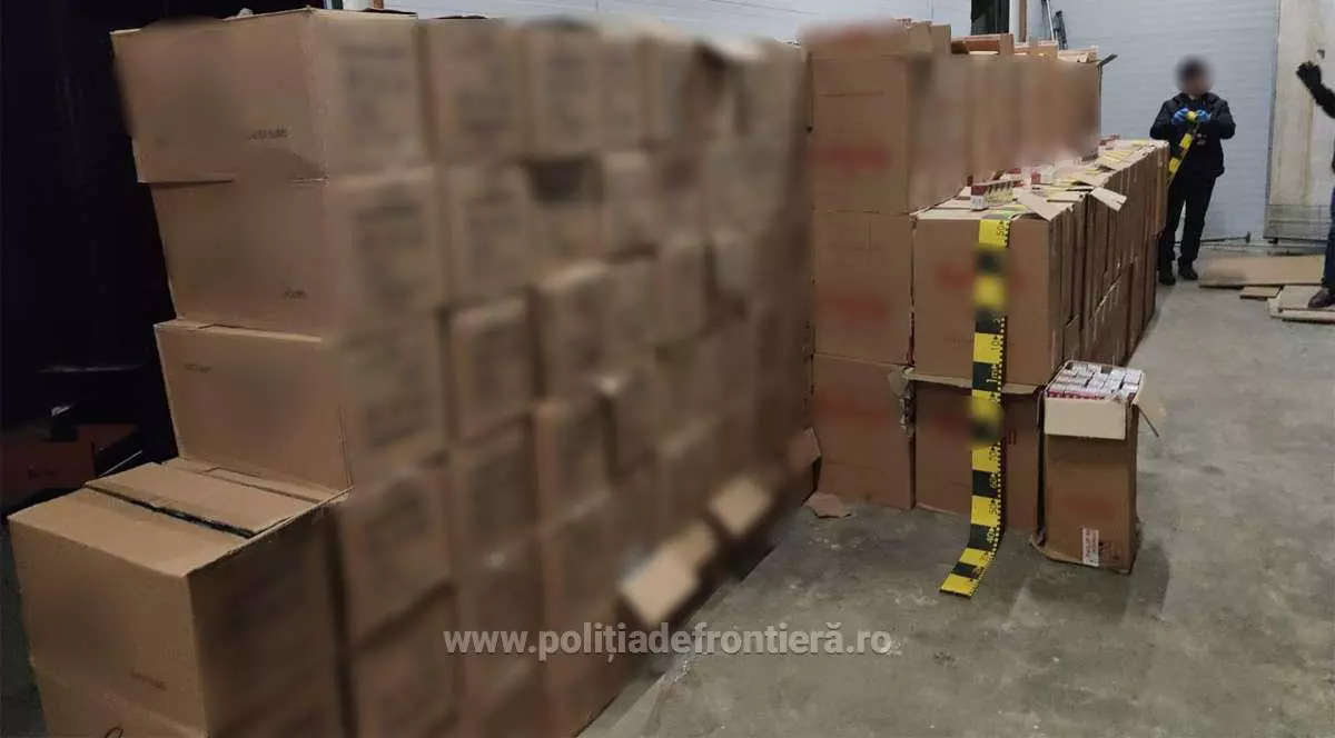Un ucrainean a încercat să intre în România cu țigări de contrabandă de aproape 300.000 de euro. Unde le-a ascuns