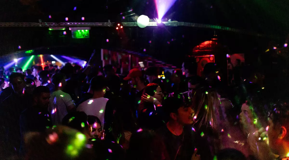 Clubul Kulturhaus din București a fost închis de Poliție, în urma unui control din timpul nopții. Ce au găsit oamenii legii