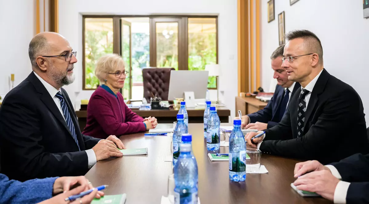 Ministrul ungar de externe anunţă că prioritatea preşedinţiei ungare a UE este procesul de aderare a României la Schengen