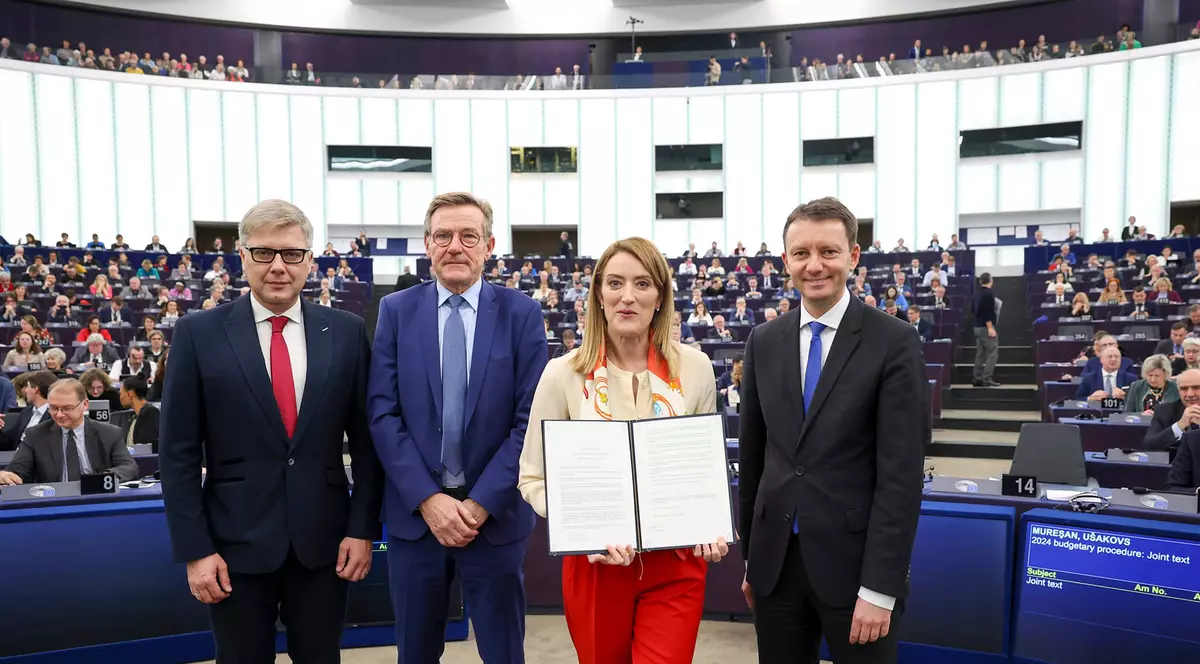 Parlamentul European a adoptat bugetul UE pe 2024, anunță europarlamentarul Siegfried Mureşan, care a negociat forma finală cu Consiliul UE