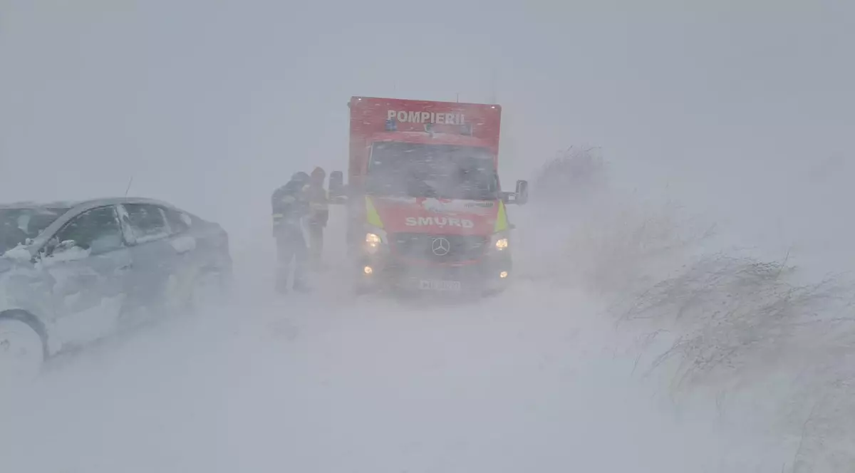 Efectele viscolului în județul Constanța. Zeci de localități încă nu au curent electric și apă potabilă