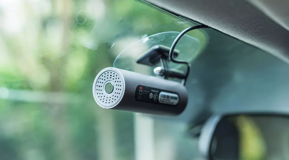 Camera auto 70mai Smart Dash Cam 1S: O Combinație de Tehnologie Avansată și Siguranță