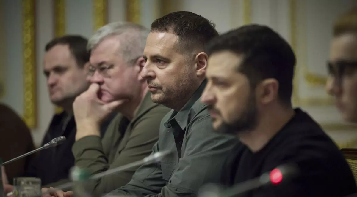 Fără multe vești bune, într-un moment dificil al războiului, primele fisuri vizibile au apărut la cel mai înalt nivel în unitatea națională ucraineană