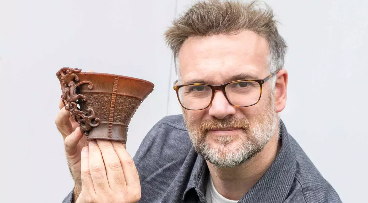 Cupa veche din garajul unui cuplu britanic era o antichitate din perioada timpurie a dinastiei Qing. La cât este evaluată