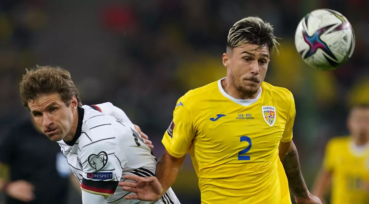 Fundașul Andrei Raţiu a devenit tată la câteva ore după ce a obţinut calificarea: „Mergem la Euro 2024, papi!”