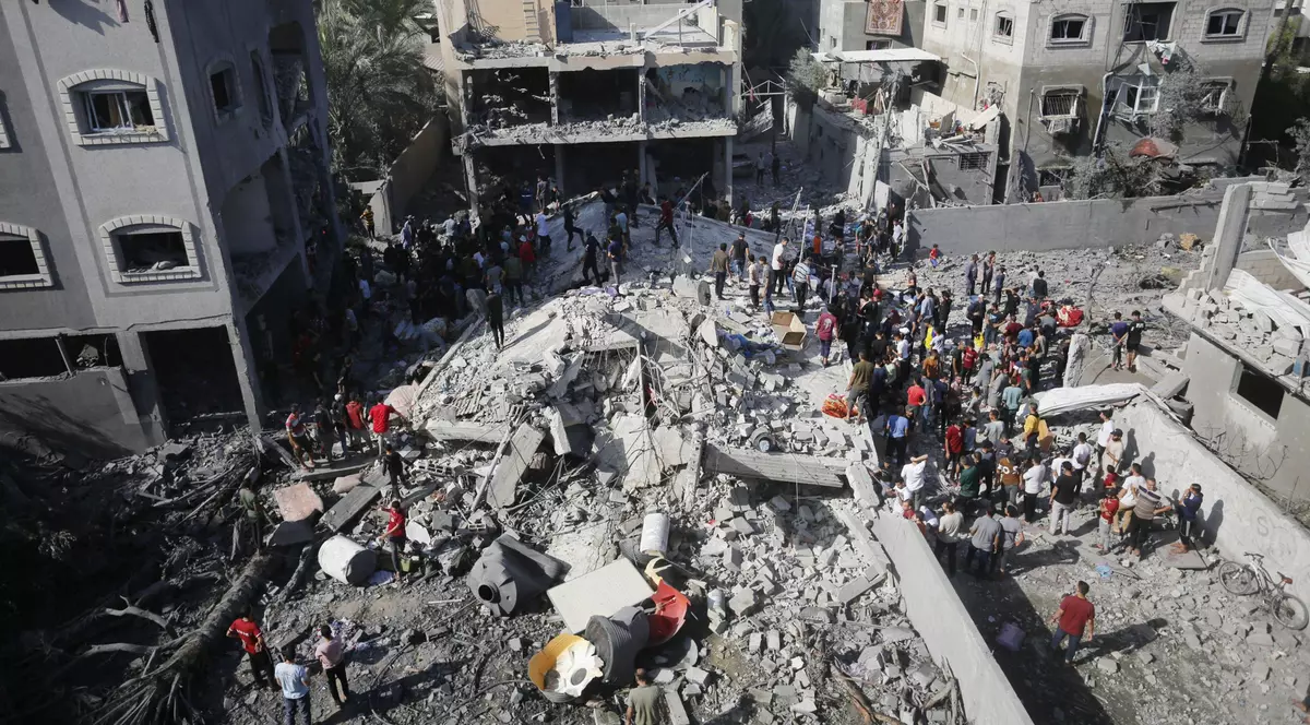 Război Israel-Hamas, ziua 34: Israelul va implementa "pauze umanitare" de patru ore pe zi în Gaza pentru a permite oamenilor să fugă, anunță SUA
