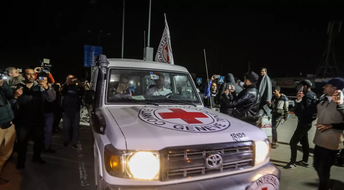 Opt ostatici au fost eliberați, joi, de Hamas, după ce gruparea a revendicat atacul terorist de la Ierusalim, soldat cu trei morți