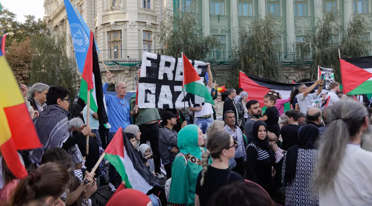 EXCLUSIV. Poliția Română îi cheamă pe palestinieni și pe susținători la sediu: „Mi-au cerut să nu mă duc la miting, să nu vorbesc despre război și să nu postez pe Facebook”. Cei mai mulți susțin că li s-a spus doar „să respectați legea”