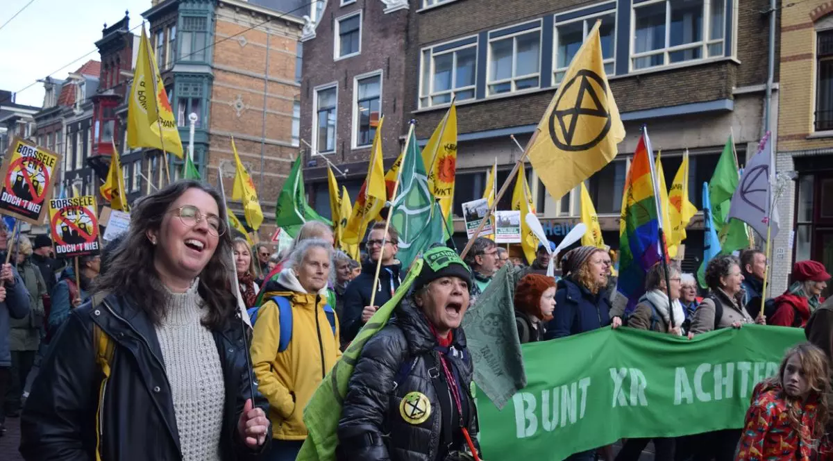 Alegeri Olanda: îngrijorați de costul vieții și de migrație, olandezii votează într-un scrutin strâns, în care discursul politic s-a înăsprit