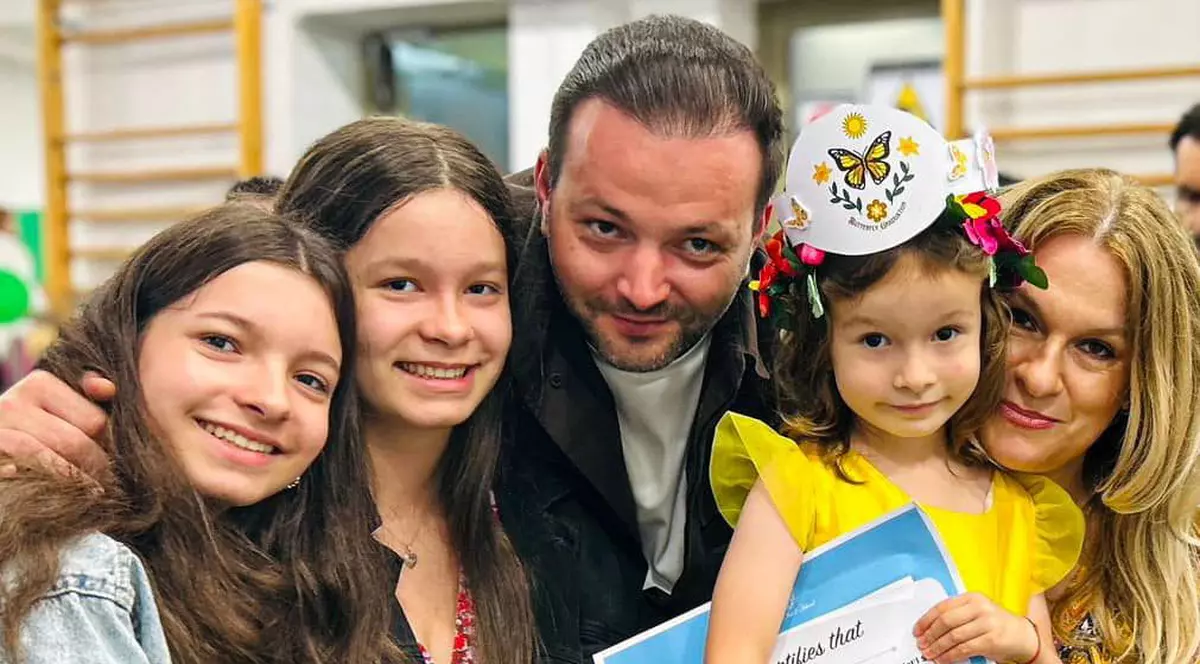 Mihai Morar și fetele sale