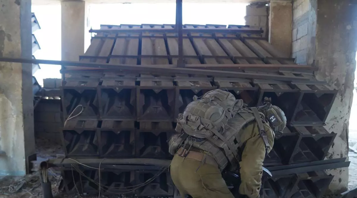 Armata israeliană spune că a descoperit lansatoare de rachete în interiorul unui centru de tineret și al unei moschei din Fâșia Gaza