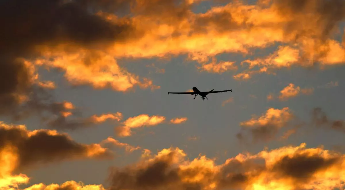 SUA și alte țări iau în calcul să permită folosirea dronelor controlate de Inteligența Artificială, care vor decide autonom uciderea oamenilor