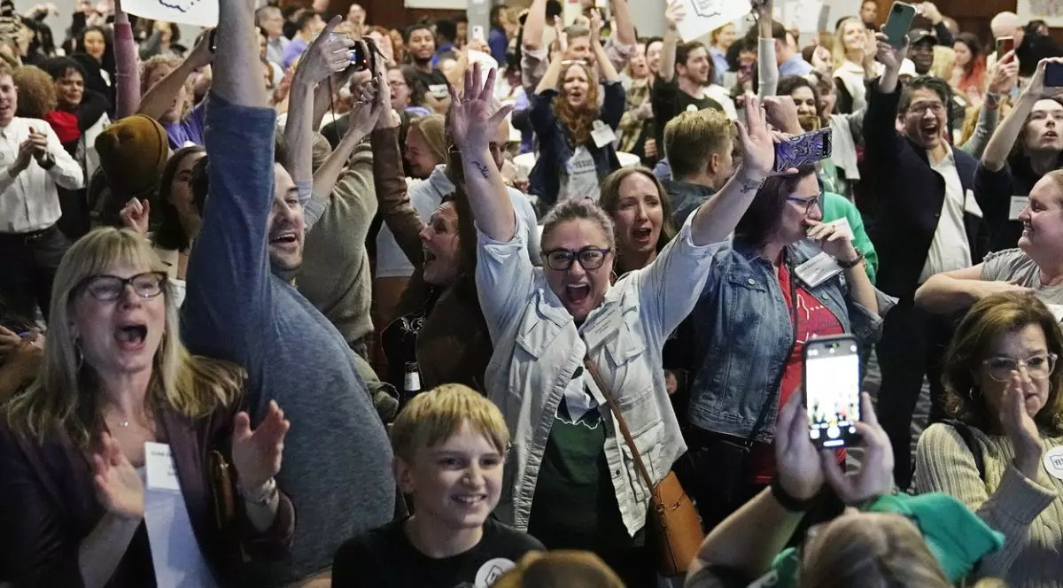 Chestiunea avortului îi ajută pe democrați să obțină victorii majore electorale în trei state, un posibil semn bun pentru Biden în 2024