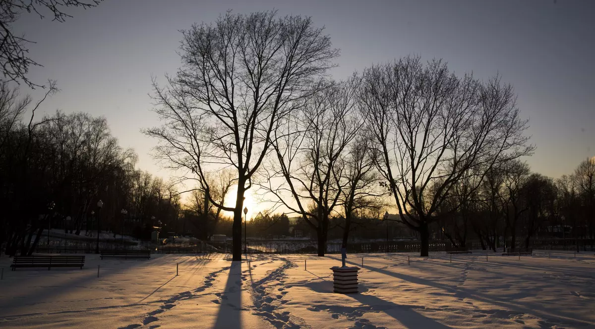 Un bărbat care a scris mesajul „Nu războiului" pe un turnichet acoperit de zăpadă s-a ales cu 10 zile de închisoare, în Rusia