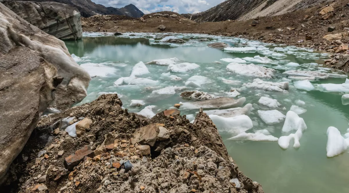 Țara care a pierdut peste 50% din rezervele sale de apă. Ghețarii s-au topit într-un ritm alarmant