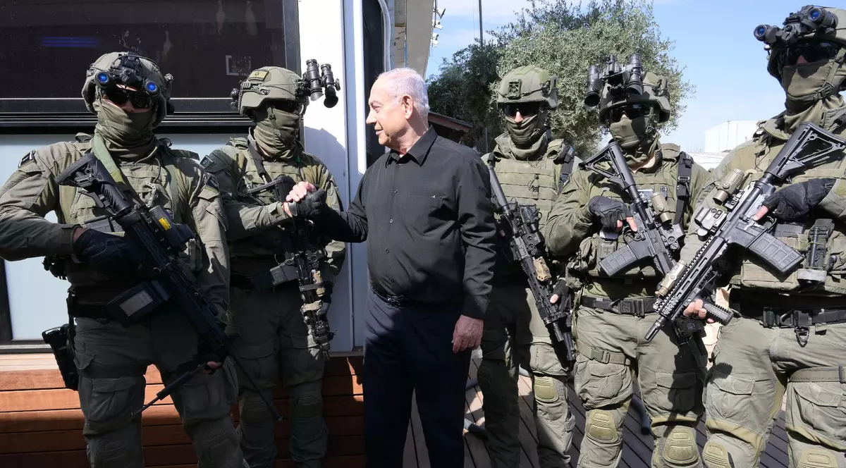 Netanyahu avertizează Hezbollah că „se joacă cu focul” dacă va continua să atace din Liban. Mesaj pentru Hamas: „Mergem pentru o victorie totală”