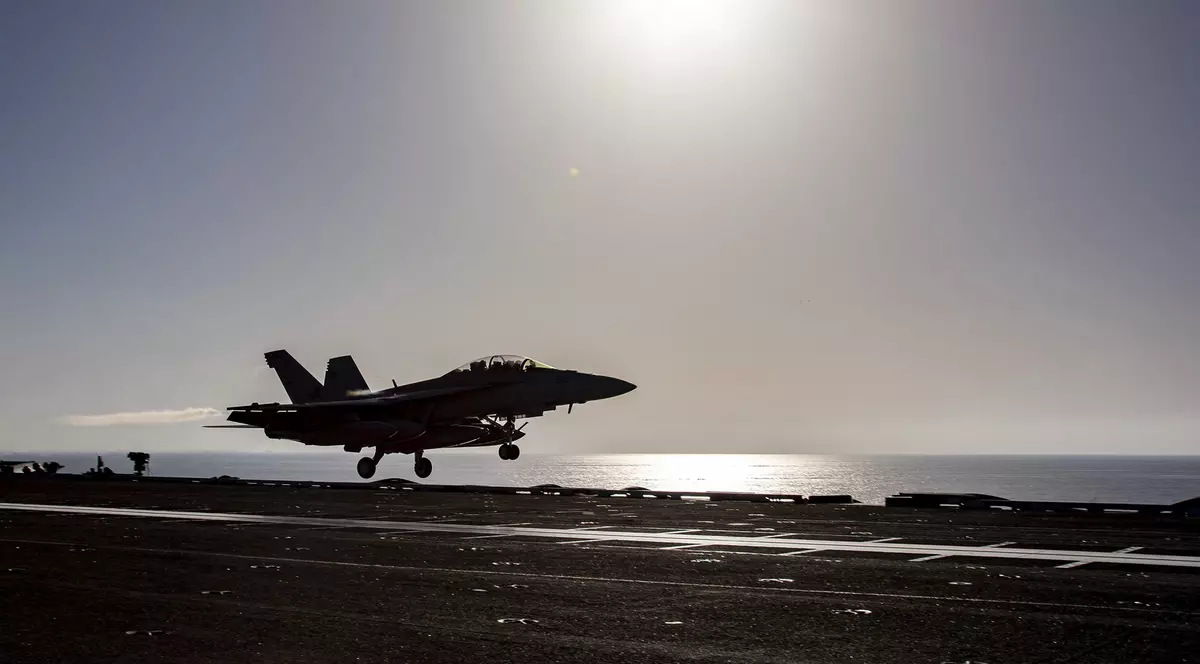 Un avion militar american s-a prăbuşit în timpul unui zbor de antrenament, în estul Mării Mediterane