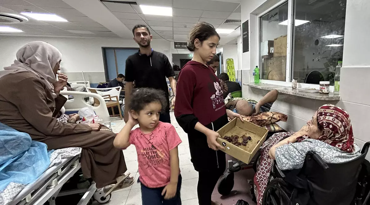 "Situație catastrofală" la principalul spital din Gaza, spun organizațiile medicale, în timp ce Macron cere Israelului să nu mai ucidă femei și copii