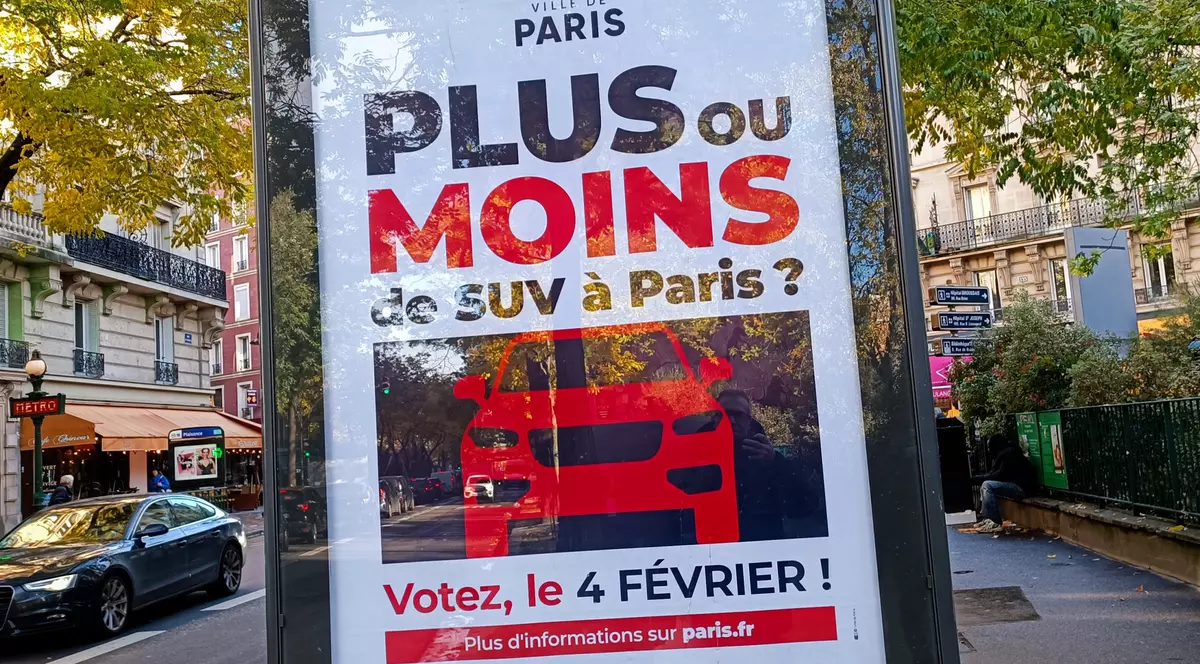 Creșterea tarifelor de parcare, soluția Parisului pentru „alungarea” SUV-urilor de mari dimensiuni