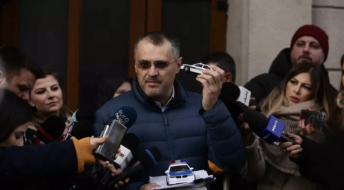 Cristian Ghinea a depus plângere la DNA față de decizia de clasare a dosarului care viza achiziția de BMW-uri pentru Poliția Română