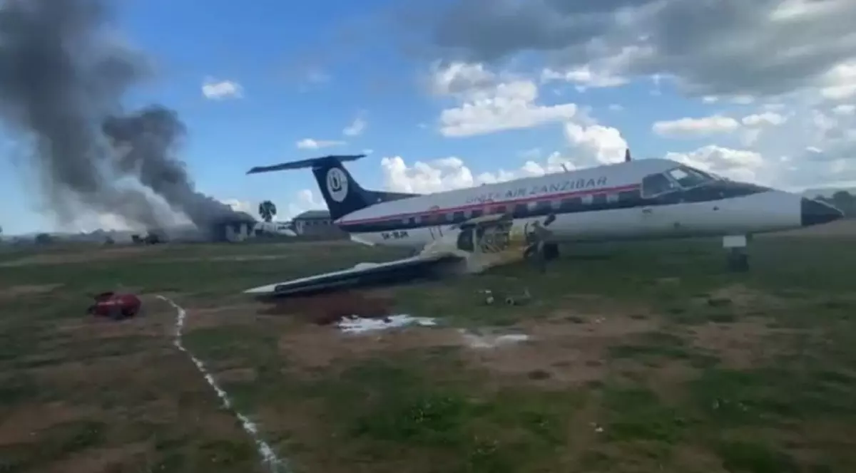 Două avioane identice ale aceleiași companii, cu câte 33 de oameni la bord, accidente pe același aeroport, în aceeași zi