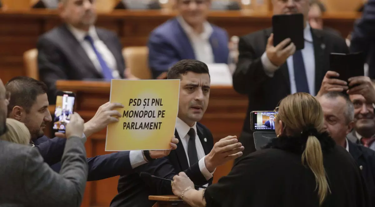 Sedinta plenului reunit al Camerei Deputatilor si Senatului pentru dezbaterea bugetului Romaniei pe anul 2023, in Bucuresti, 19 decembrie 2023. Foto: Inquam Photos / George Calin