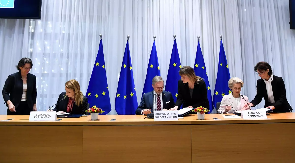 Reacții ale liderilor UE după decizia de primire a României și Bulgariei în „Air Schengen”: „Au muncit din greu, o merită”