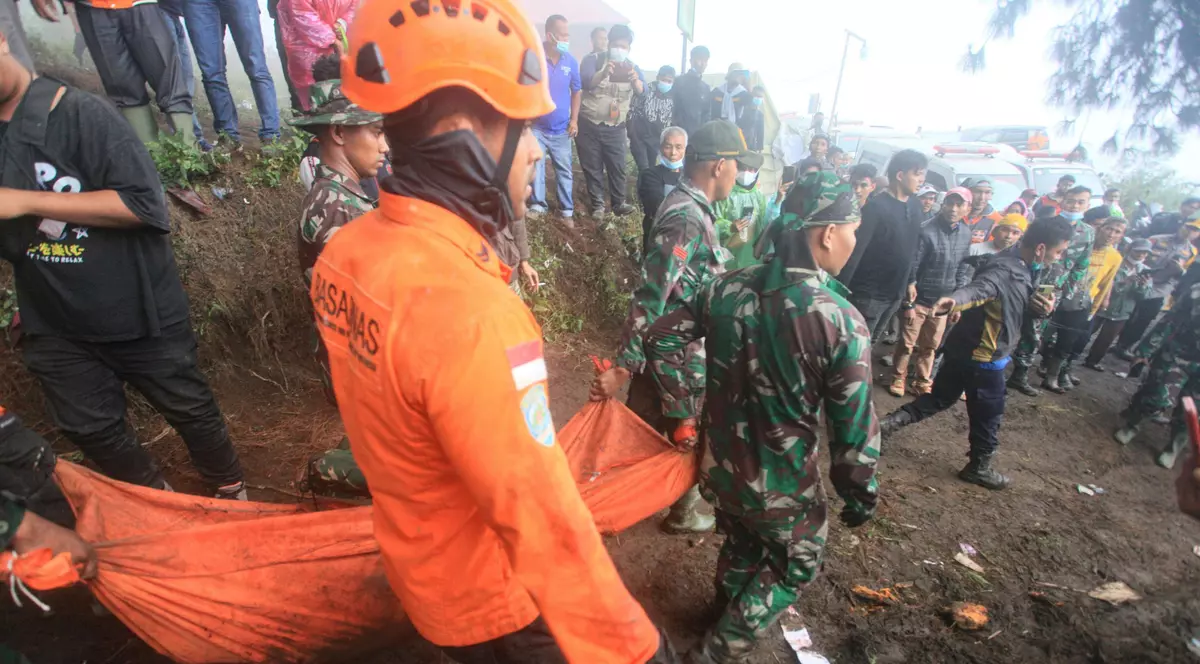 Bilanțul morților în urma erupției vulcanului Marapi, Indonezia, a ajuns la 23. Corpul ultimului excursionist dispărut pe munte a fost găsit