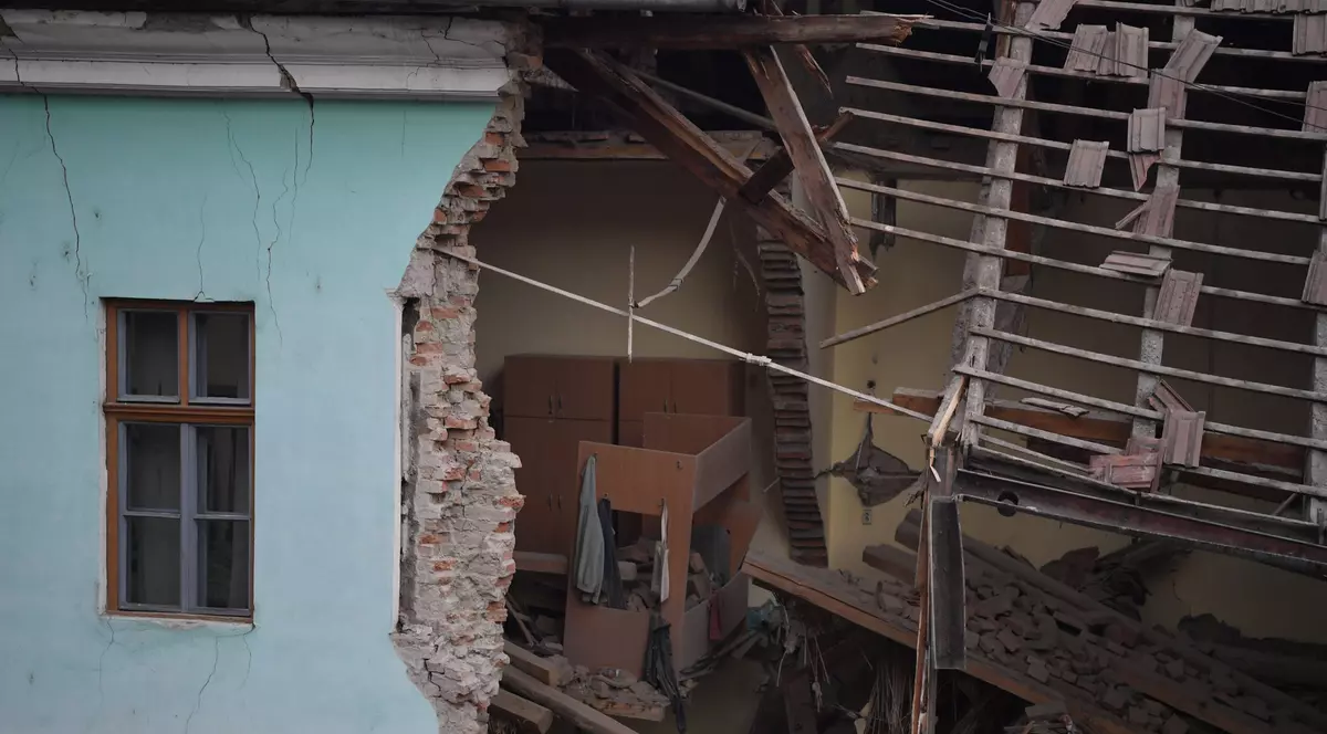 Cronologia tragediei de la Odorheiu Secuiesc. Salvatorii au ajuns la patru minute de la primul apel la 112. „Știam doar că a patra victimă se afla la parter în momentul prăbușirii”