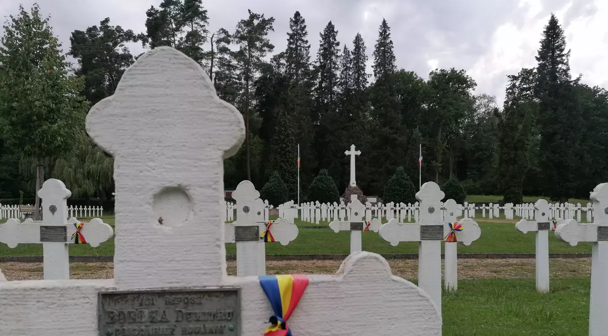 „Aureolaţi de glorie, în acest pământ care nu vă mai este străin”. Pe urmele eroilor militari români care se odihnesc pentru eternitate la peste o mie de kilometri de casă, în Franța