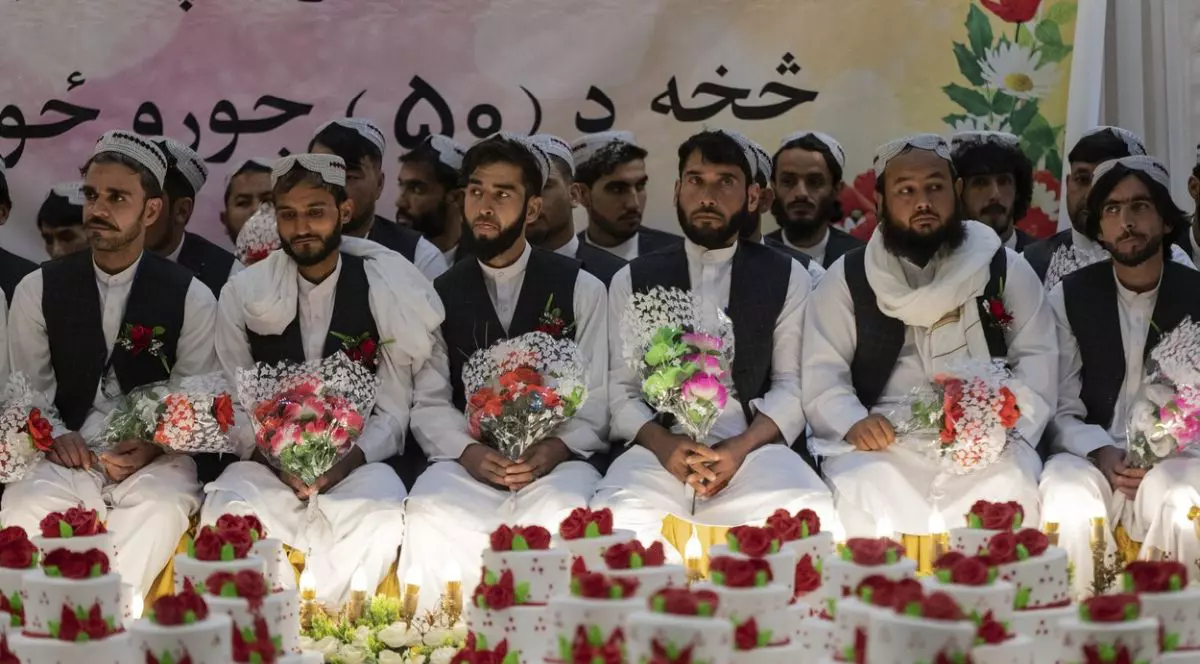 Nuntă în masă în Afganistan pentru cuplurile sărace care vor să evite costurile unei ceremonii tradiționale