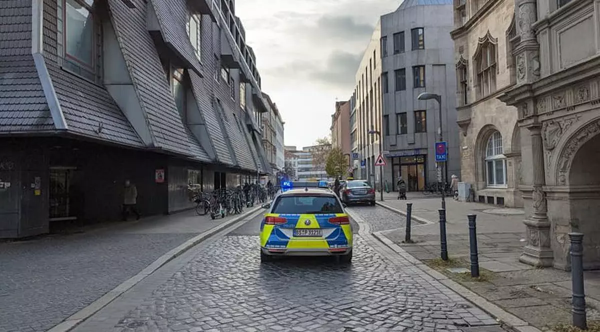 4 polițiști răniți și 7 arestări, după ce angajații unei firme s-au luat la bătaie, la petrecerea de Crăciun dintr-un restaurant din Braunschweig