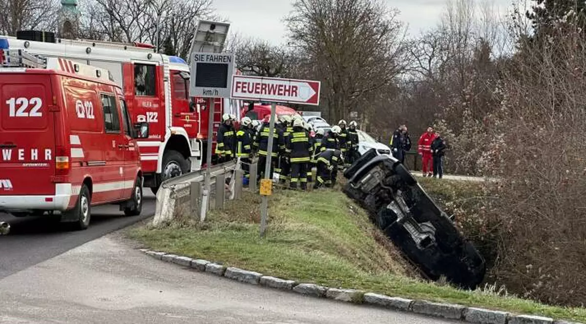 O adolescentă de 15 ani pompier voluntar a descoperit că șoferița ucisă în accidentul la care fusese chemată e chiar mama ei