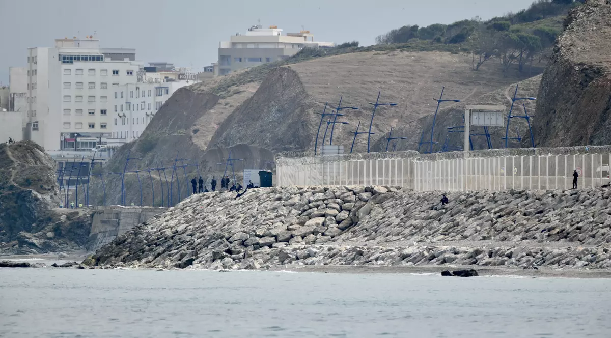 Doi părinţi francezi cu probleme psihice plănuiau să-şi „sacrifice" copilul în deșertul Sahara. Ei credeau că fiul lor este „posedat". VIDEO