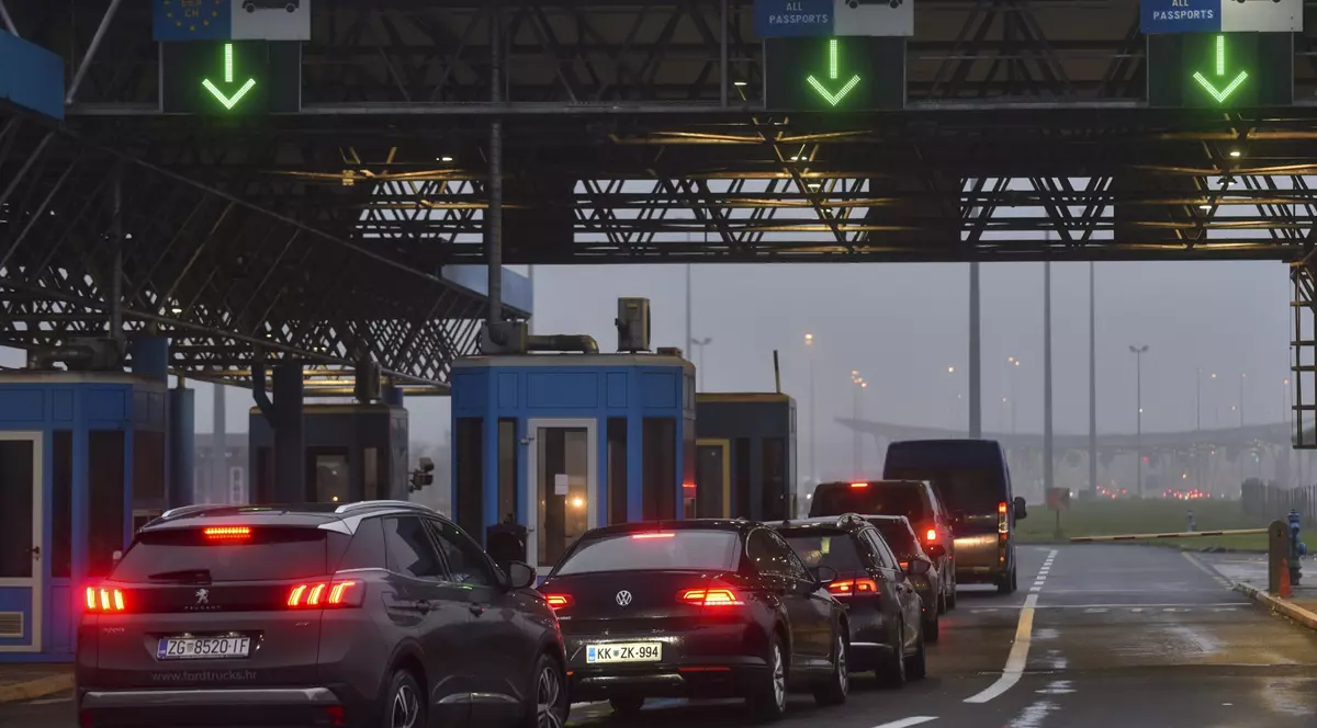 Olanda dă undă verde aderării Bulgariei la spaţiul Schengen. Austria rămâne singura țară care se mai opune primirii României și Bulgariei