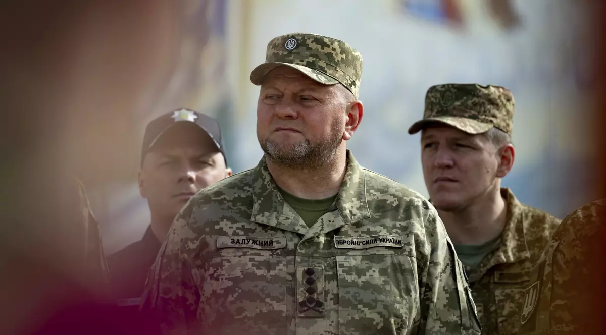 Comandantul armatei ucrainene îl critică dur pe Zelenski, pentru demiterea șefilor centrelor de recrutare militară: "Aceștia erau profesioniști"