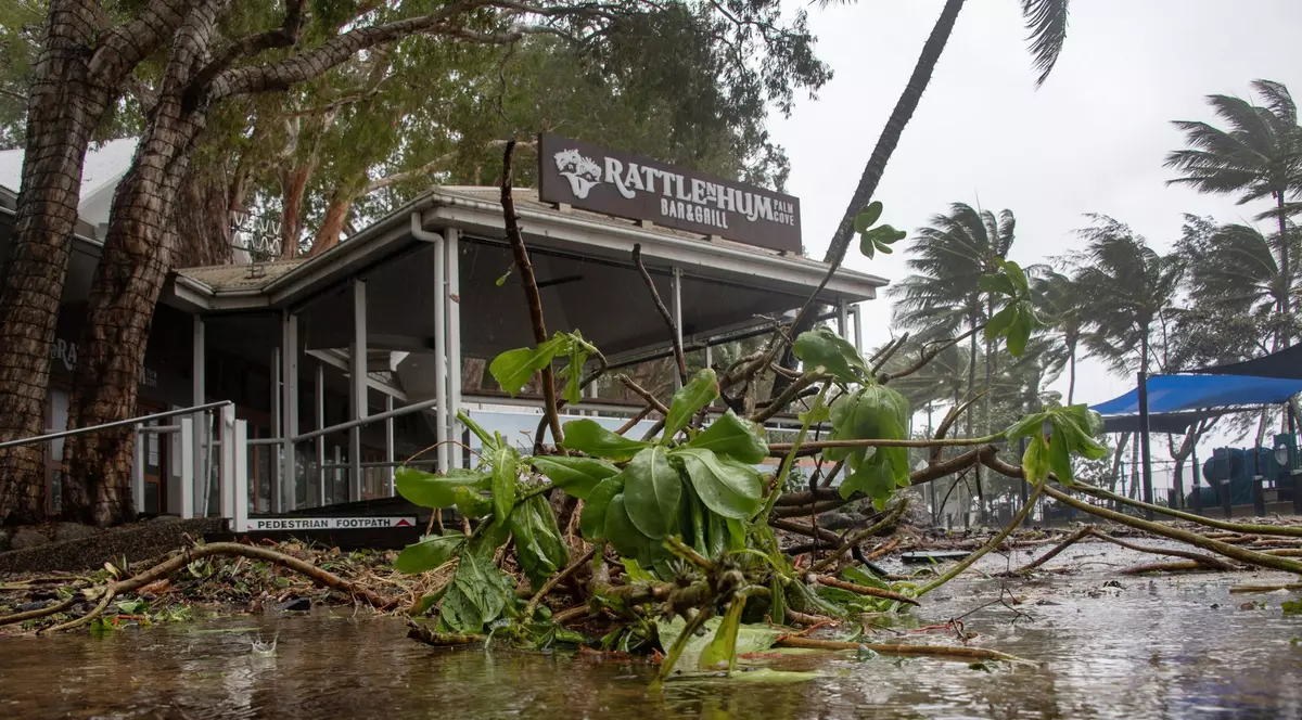 Stațiunile din nordul Australiei se pregătesc pentru inundații și furtuni, odată cu venirea ciclonului tropical Jasper