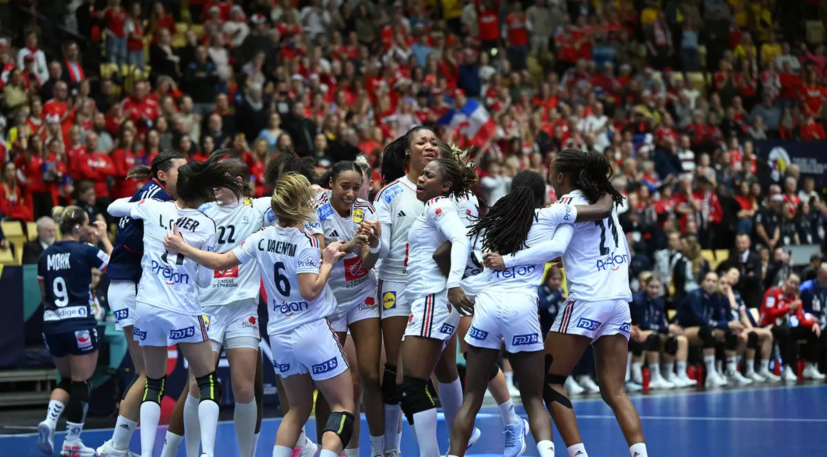 Franța este noua campioană mondială la handbal feminin, după ce a bătut în finală Norvegia, deținătoarea trofeului