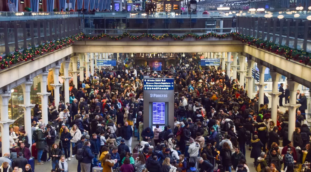 Circulația trenurilor Eurostar din Londra, anulată după ce un tunel de sub Tamisa a fost inundat