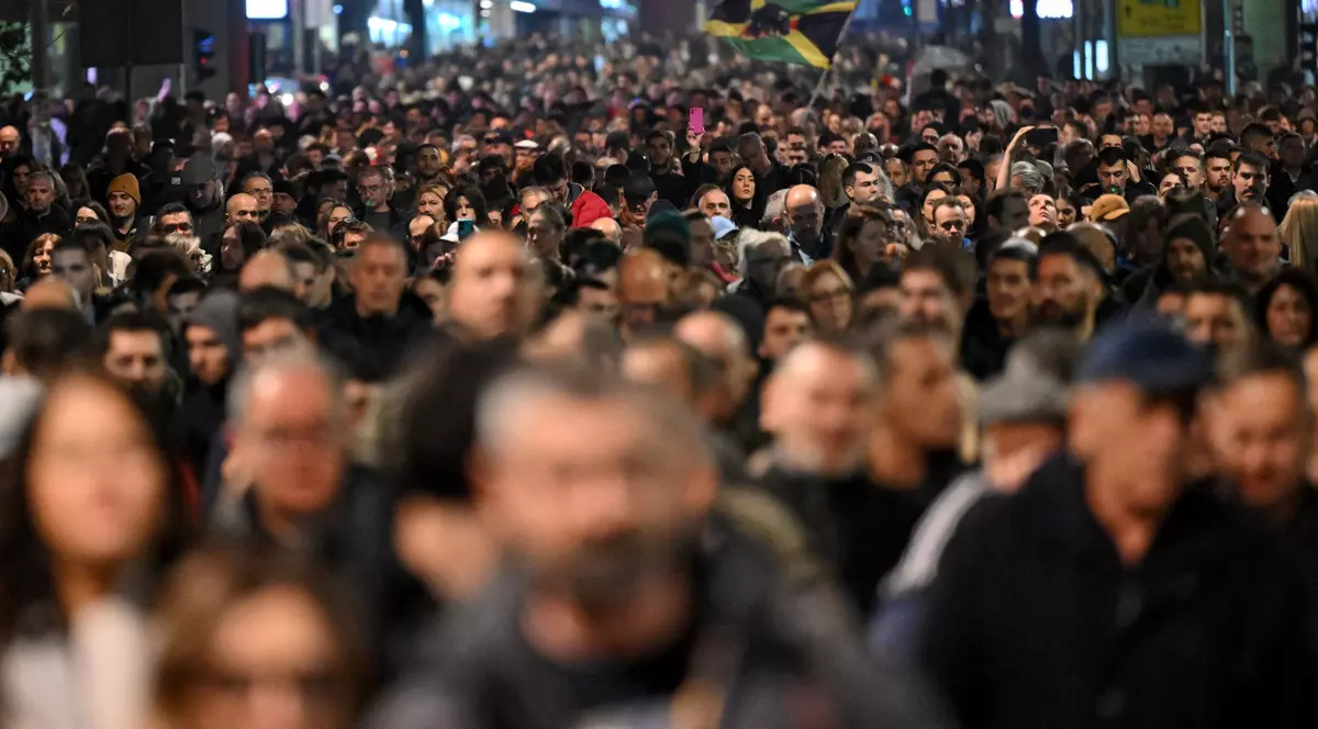 Manifestanții opoziției din Serbia amenință că blochează străzile Belgradului, dacă Vucic nu le satisface revendicările cu privire la alegeri
