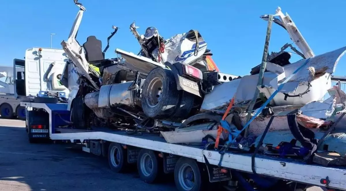 Un șofer român de TIR a scăpat miraculos cu viață din camionul rupt în bucăți pe care-l conducea colegul lui argentinian, pe o șosea din Spania