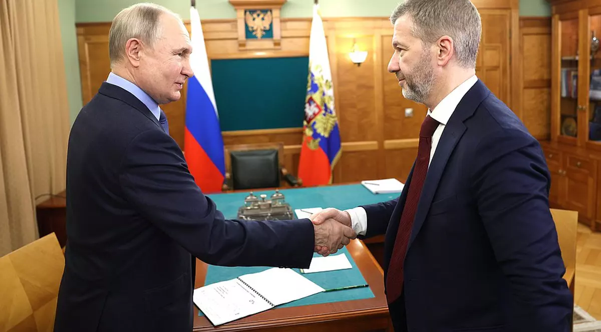 „Ești sau nu ești tu?”. Vladimir Putin se plânge că vechii prieteni și colegi „nu-l mai recunosc”, pe fondul zvonurilor despre dublurile sale | VIDEO