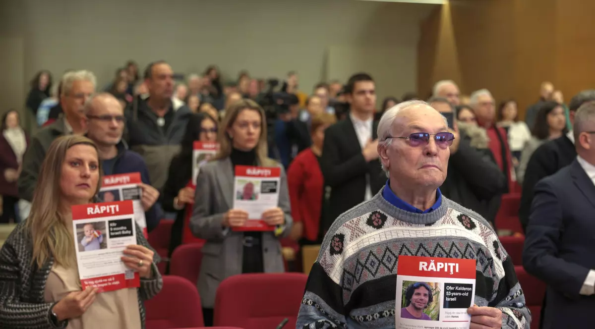 FOTO. 100 de zile de la începutul războiului. La București a avut loc o acţiune de solidaritate cu ostaticii răpiţi de Hamas în Fâşia Gaza