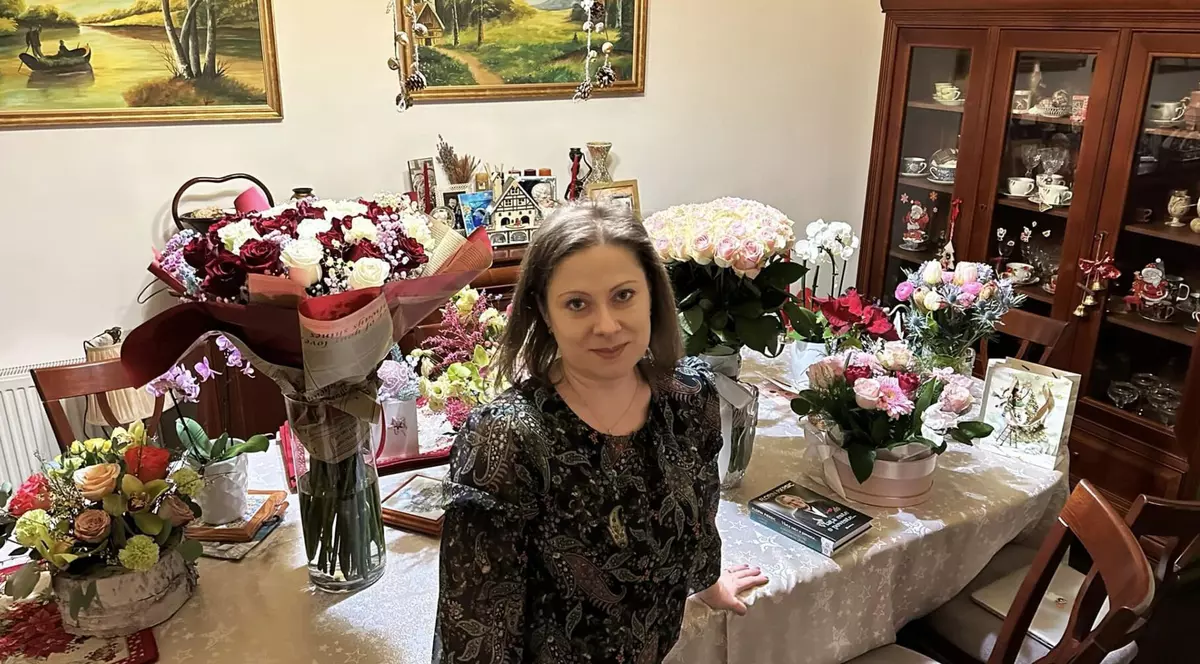 Cazul doctoriței de la Suceava filmată luând mită de 280 de ori în 20 de zile. Momentele-cheie ale flagrantului delict, făcute publice: asistenta a scăpat pe jos plicul cu bani când i-a luat poșeta