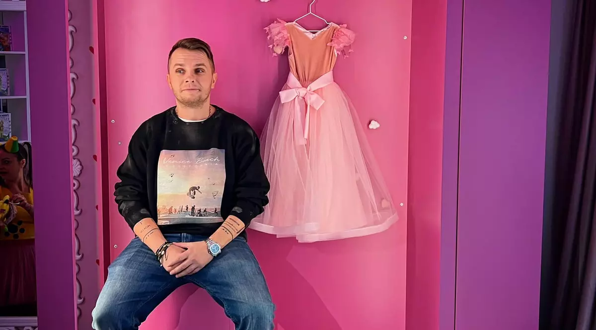 Imagini rare cu familia lui Codin Maticiuc în formulă completă. Cum a fost surprins actorul alături de mama copiilor lui