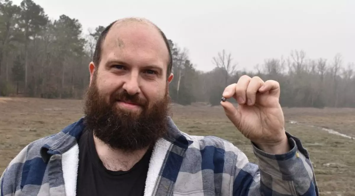 Un turist francez a găsit un diamant de 7,46 de carate într-un parc tematic din SUA. Cât valorează