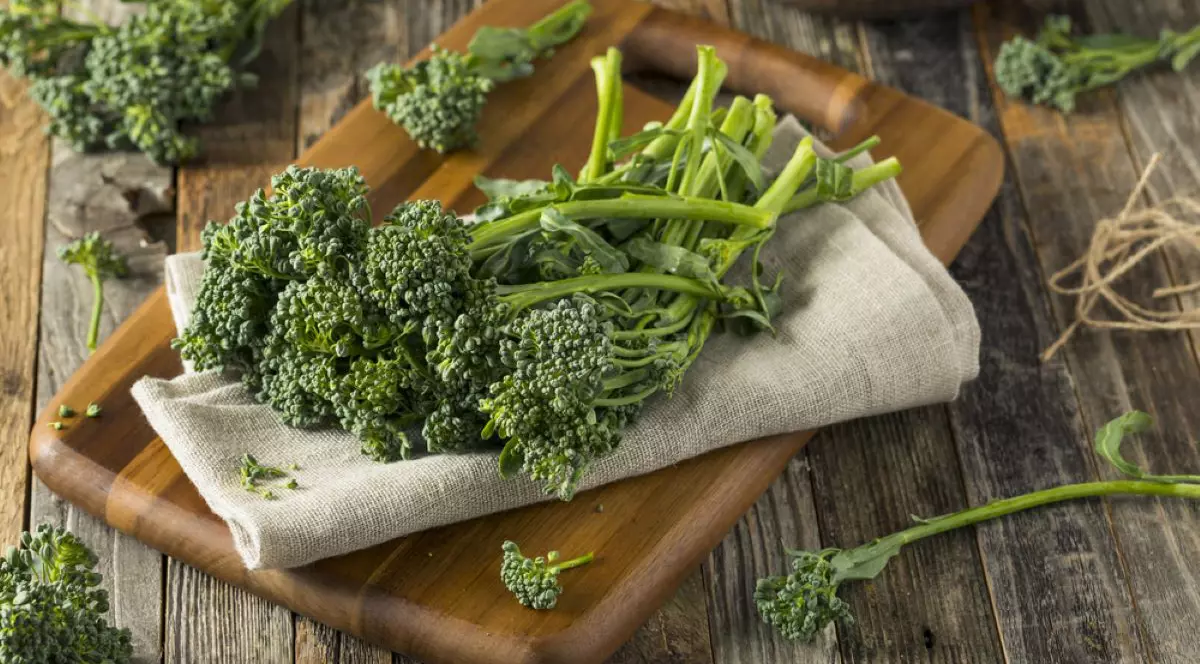 Broccolini - beneficii și contraindicații. Rețete cu broccolini